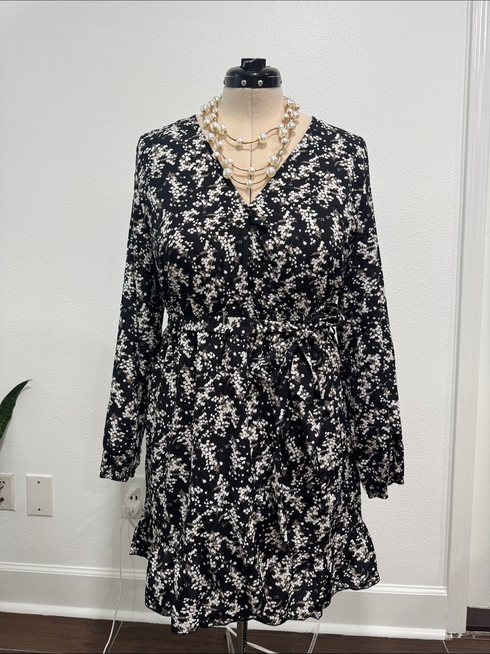 Cupshe Black & White Floral Wrap Dress